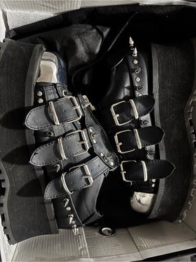 Demonia Gravedigger-03